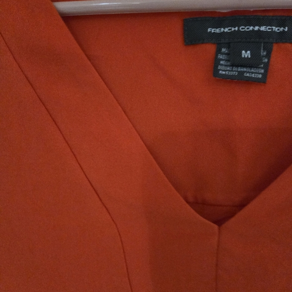 Red tank - Picture 2 of 6